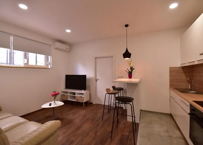 דירה Sara זאדאר