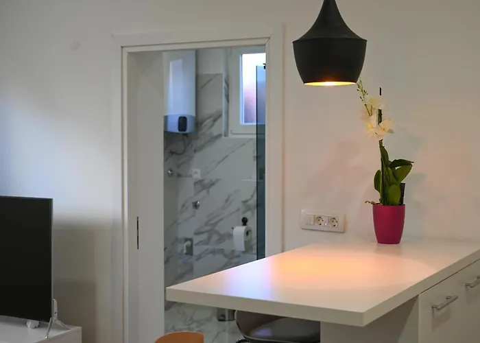 דירה Sara זאדאר